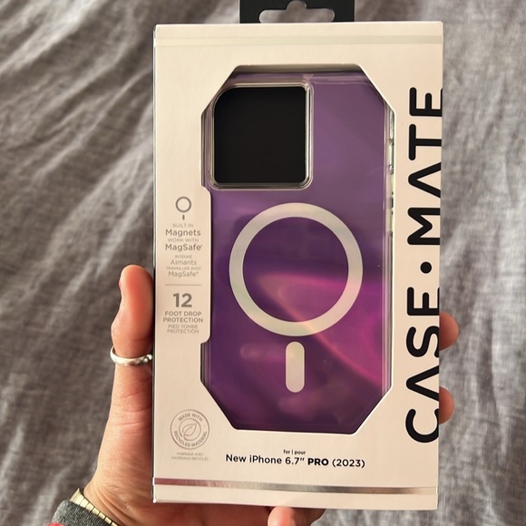 Case-Mate iPhone 15 Pro Max MagSafe Case in Iridescent Soap Bubble - Picture 4 of 5